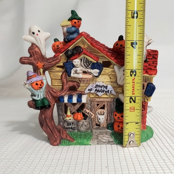 Halloween Spooky Hollow Small Lighted Porcelain House Haunted Ghosts 1997 - Picture 10 of 11